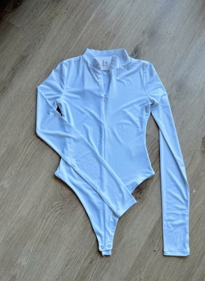 ÖNÜ FERMUARLI BADY SUİT (Beyaz)