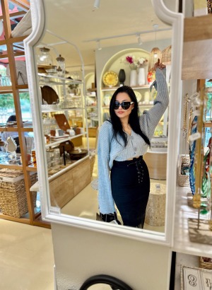 Kolları Yırtmaçlı Hırka