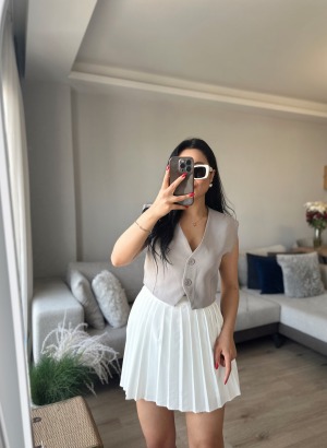 ÖNÜ PİLELİ ŞORT ETEK (BEYAZ)