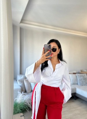 Beyaz Bağlamalı Gömlek